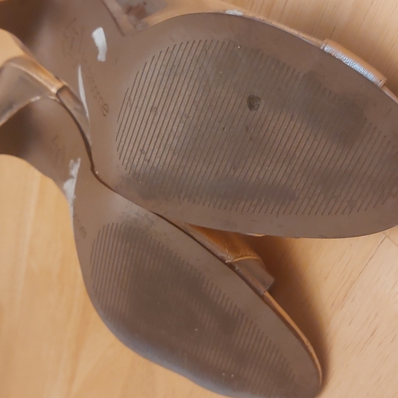 EUC. Liz Claiborne Heels Size 8.5 - Picture 7 of 8